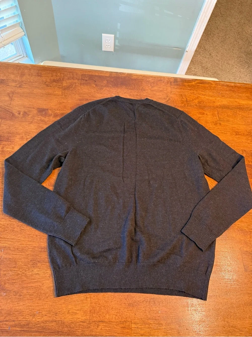 Banana Republic Charcoal brown Extra Fine Merino Wool V-Neck Sweater L 100% wool